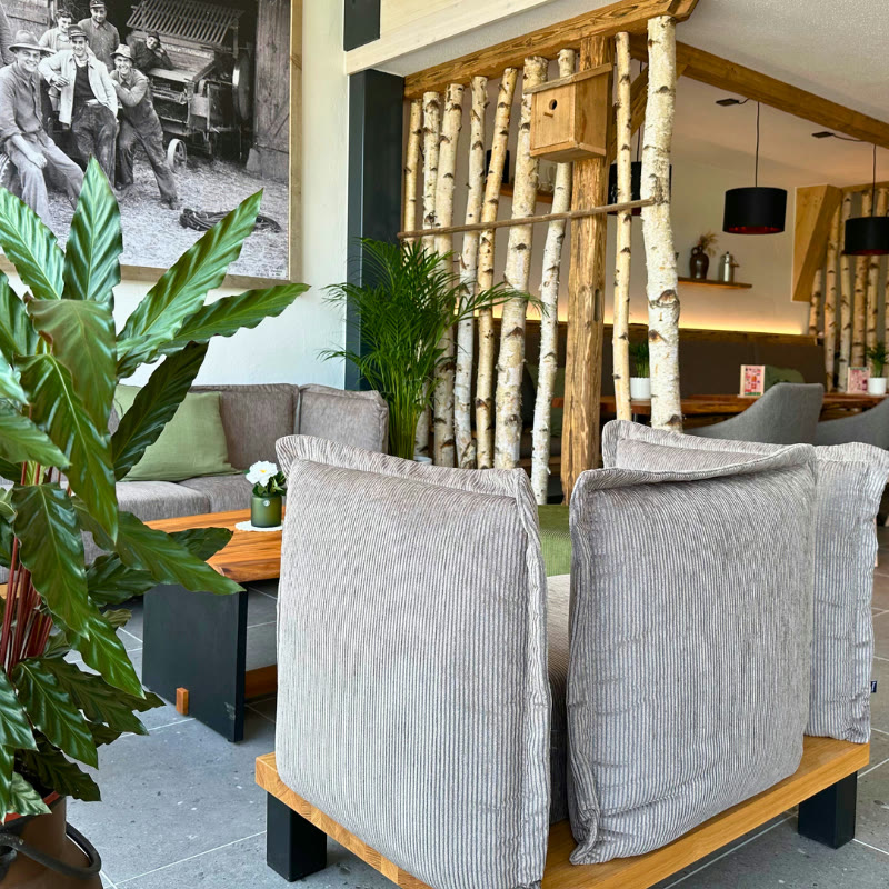 Gedeckte Tafel im Hofcafé Gedeckte Tafel im Hofcafé